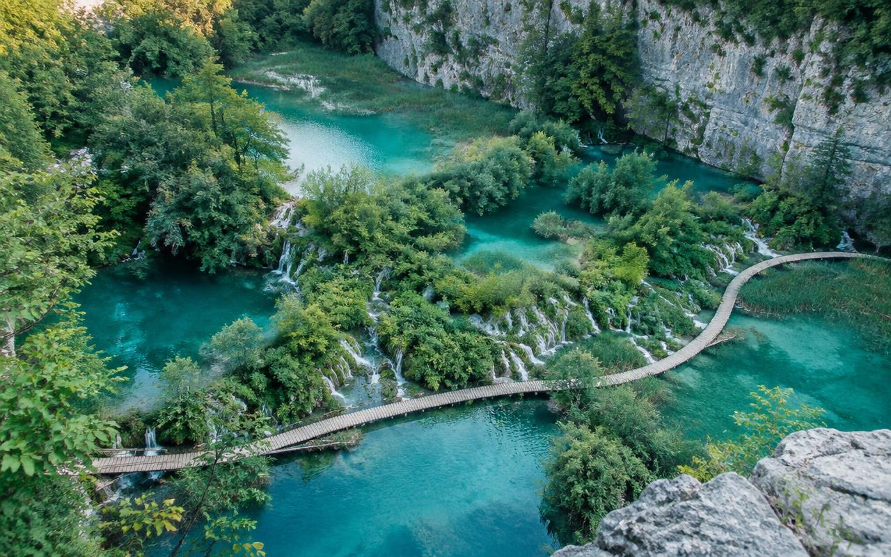 The classic viewpoint — Plitvice Lakes, Croatia